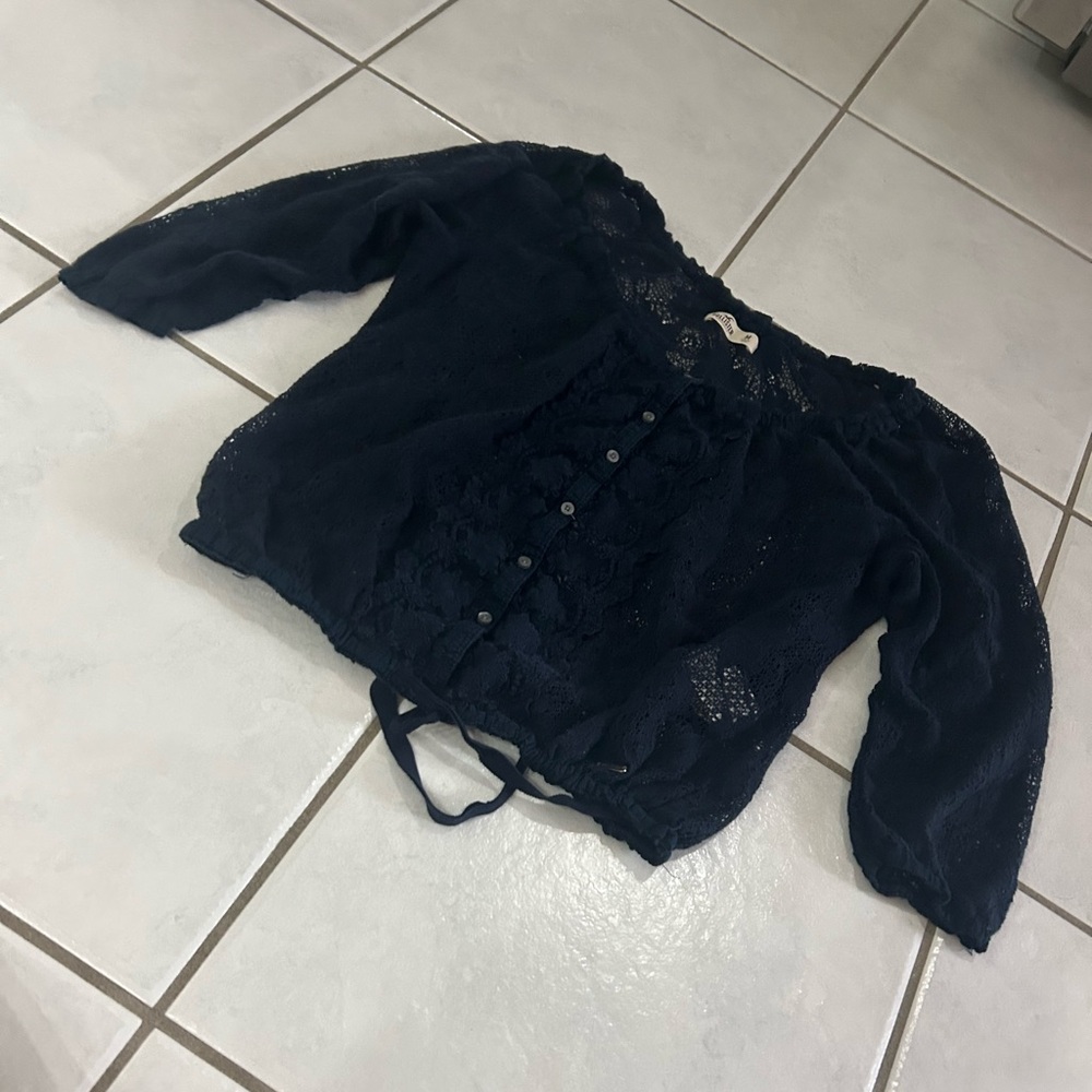 Hollister 3/4 sleeve top in navy - Picture 2 of 7
